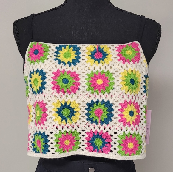 Wid Fable Tops - 🔥NWT🔥SZ LARGE Women Floral Crochet Cropped Tank